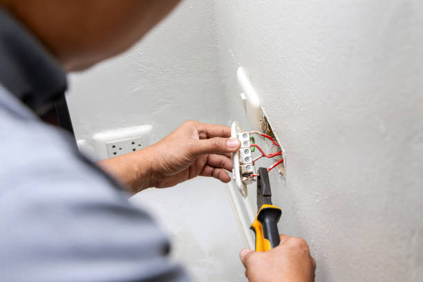 Best Commercial Electrician Services  in Freeport, TX